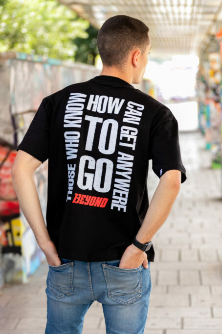 T-shirt Oversize Unisex "Those who know how to go 13eyond can get anywhere" - immagine 6