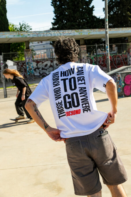 T-shirt Oversize Unisex "Those who know how to go 13eyond can get anywhere" - immagine 9